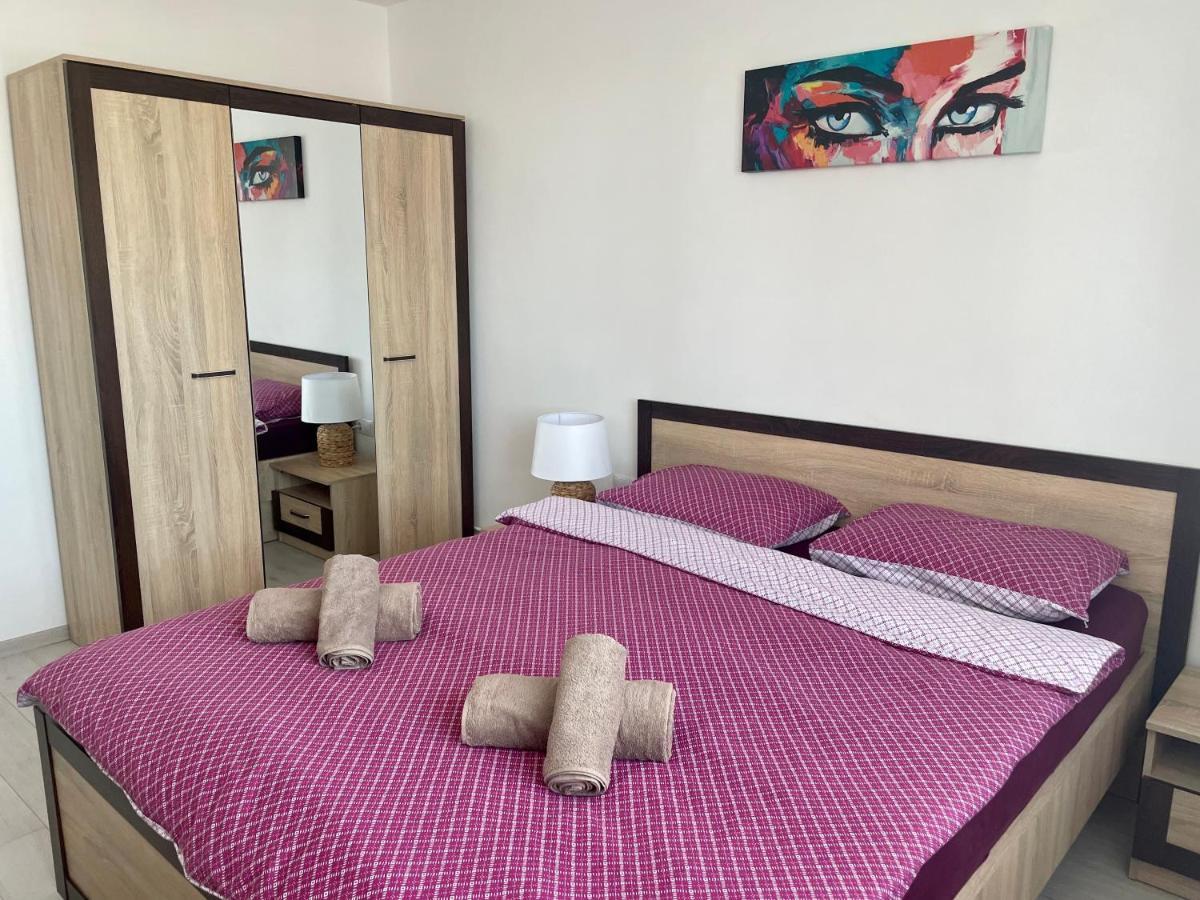 Elite Apartment Targoviste Eksteriør billede